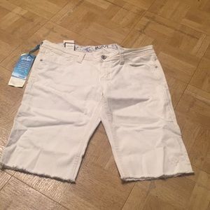 Mavi ‘Gladys’white jean Bermuda shorts